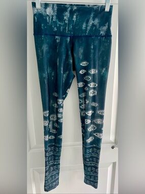 Onzie Women Sz XS Lucky Eye RARE Blue Knit Graphic HR Full Leggings yoga